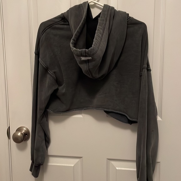 Garage sweater - Picture 3 of 3